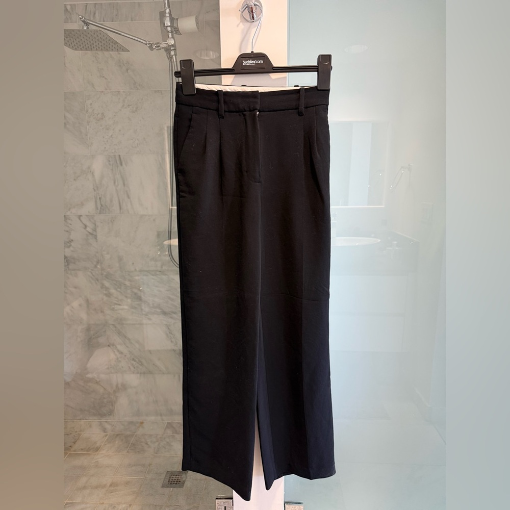 Aritzia Wilfred Effortless Black Pants